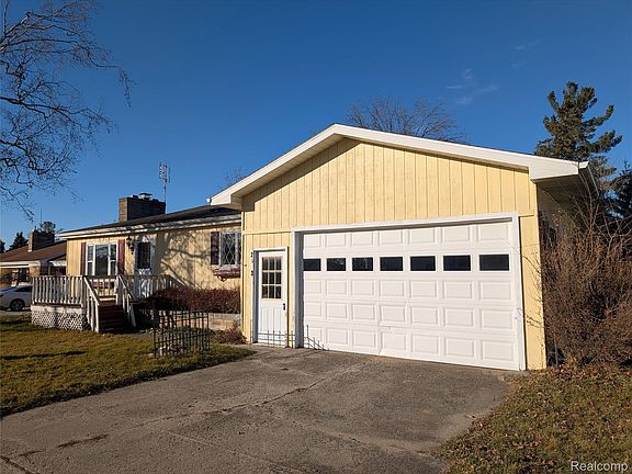 2nd image of 2123 Union St