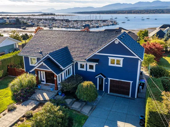 1935 Taylor Ave, Comox, BC V9M 1S8