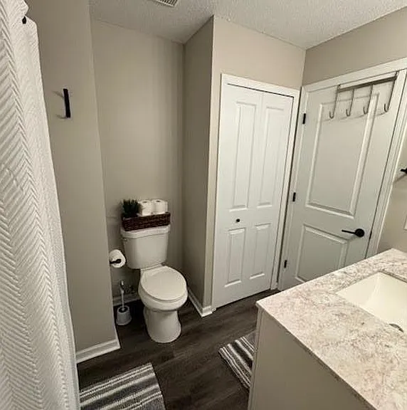 1198 Highpoint Curv — Photo 6