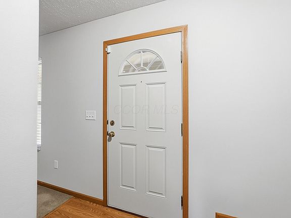 4th image of 4477 Knoll Crest Dr