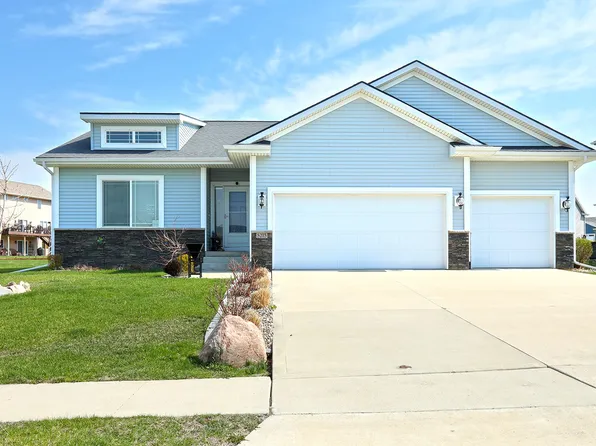 5215 Bulldog Ave, Van Meter, IA 50261