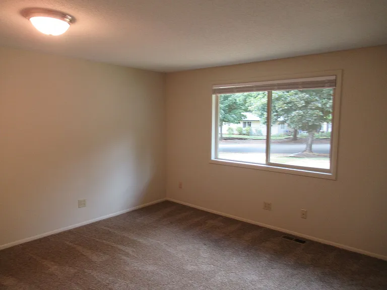 450 Lori Ave SE — Photo 24