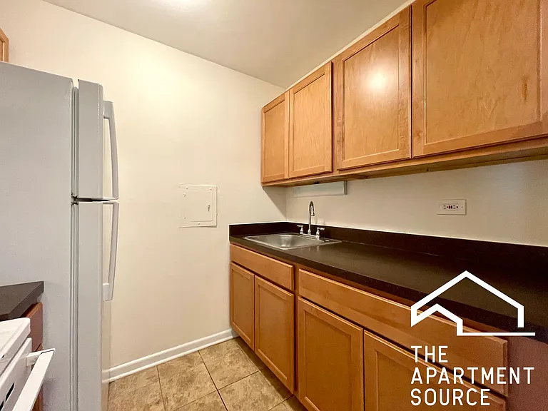 6002 N Kenmore Ave #201 — Photo 9