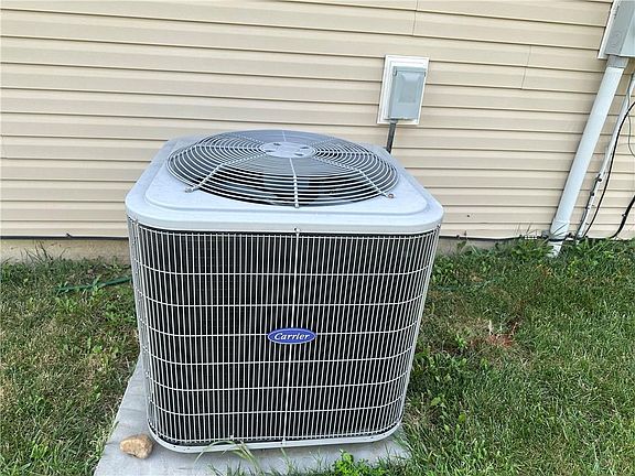 5th image of 1210 Foxridge Dr