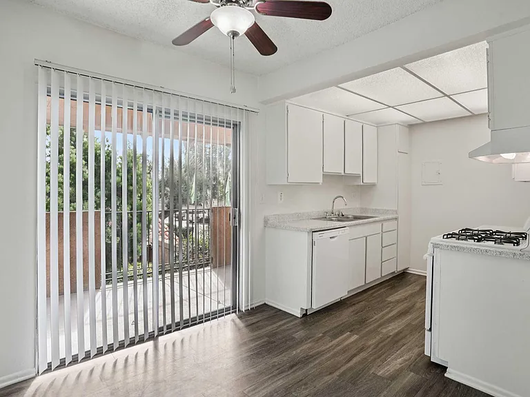 Belinda Apartment Homes — Photo 13