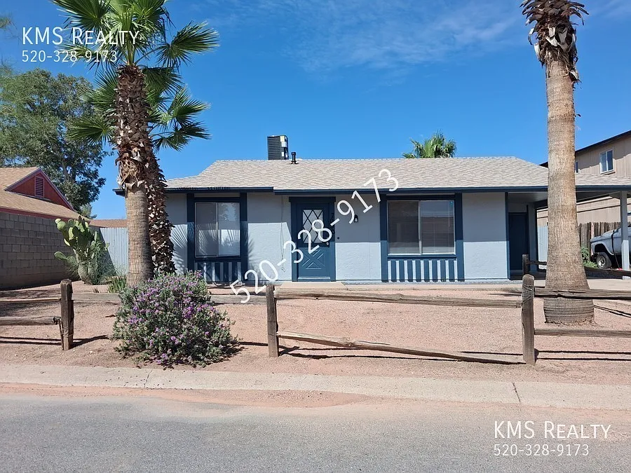 2 Bedroom 1 Bath House - Owner/Agent — Photo 1