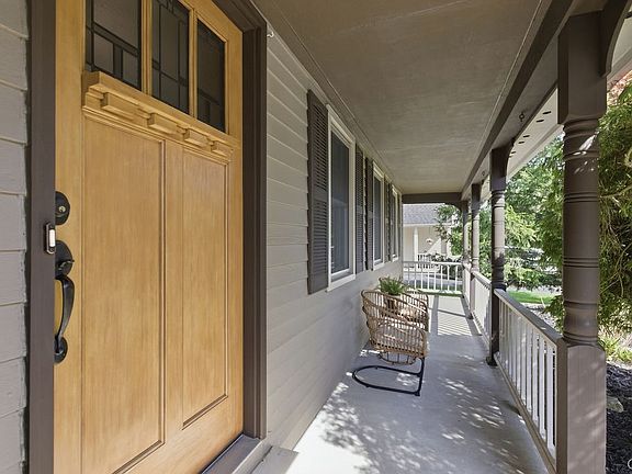 2nd image of 4238 Mayfair Cir