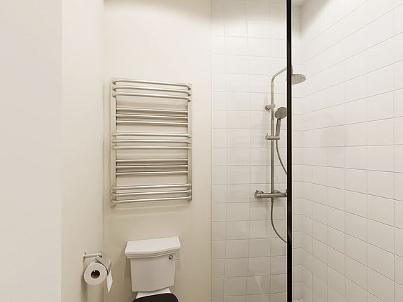4th image of 100 Cuffman St Suite E