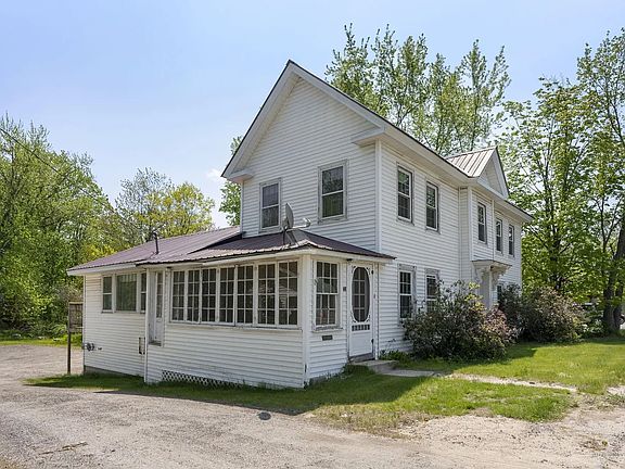 4th image of 48 Portland Rd