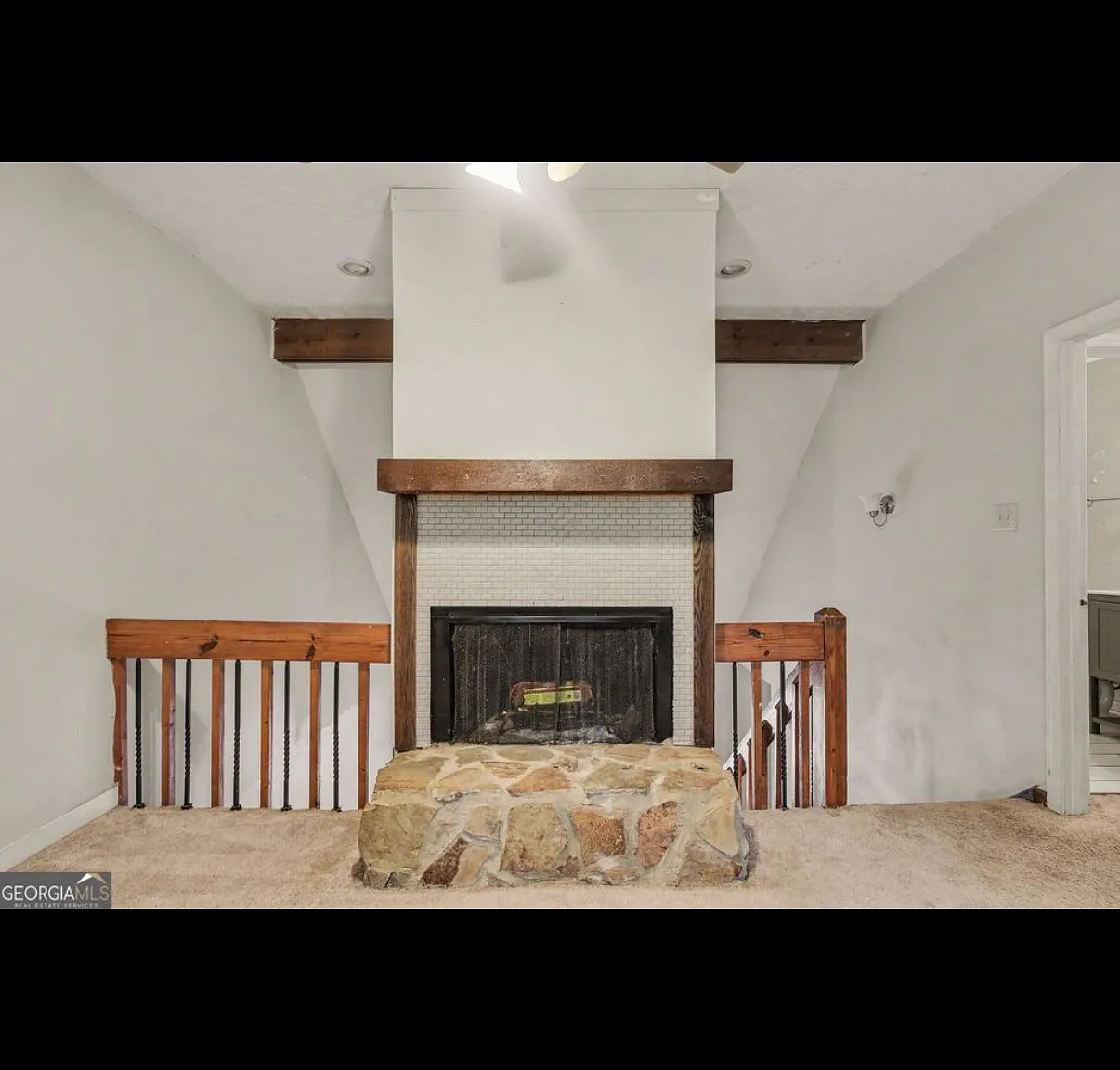 3 bed, 2.5 bath, 1660 sqft, $2,700 — Photo 2