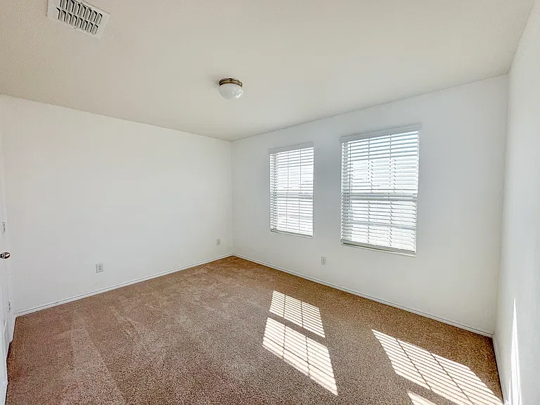 1614 Westfall Dr — Photo 16