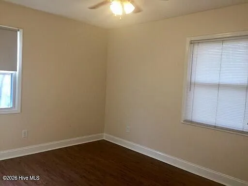 306 Sussex Ct — Photo 8