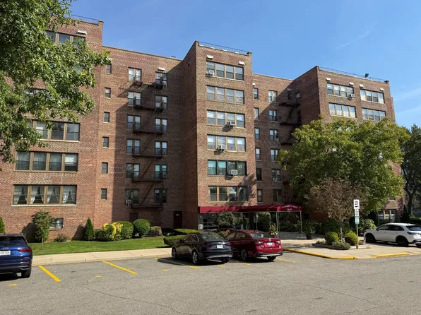 18-35 Corporal Kennedy St APT 4E, Queens, NY 11360