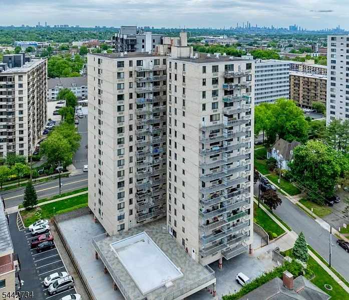 307 Prospect Ave #12E