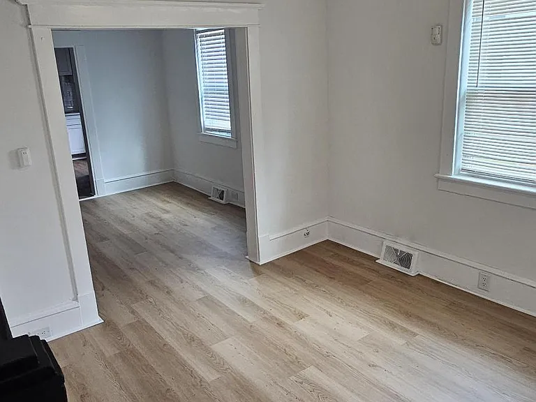 210 W McNeal St — Photo 6