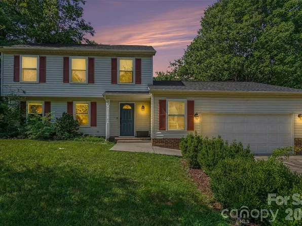 10724 Downpatrick Pl, Charlotte, NC 28262