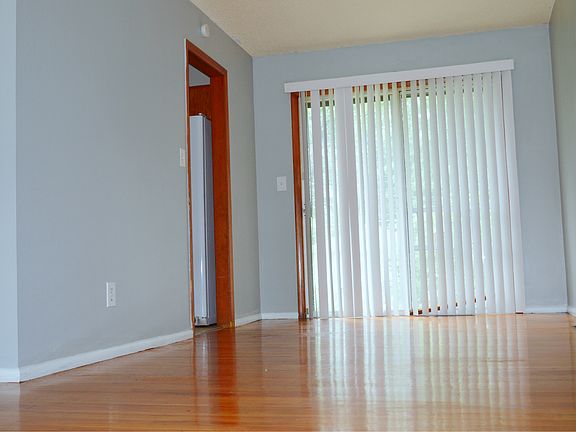 2nd image of 11712 Fremont Ave