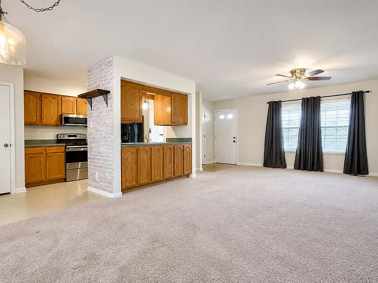 8006 Wilnoty Dr — Photo 4