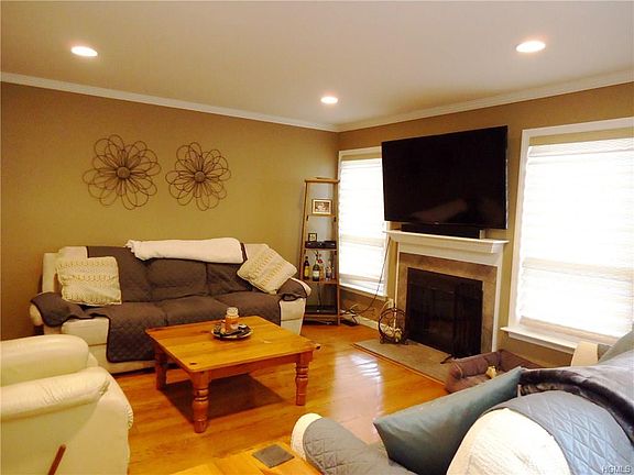 5th image of 194 Horseshoe Cir
