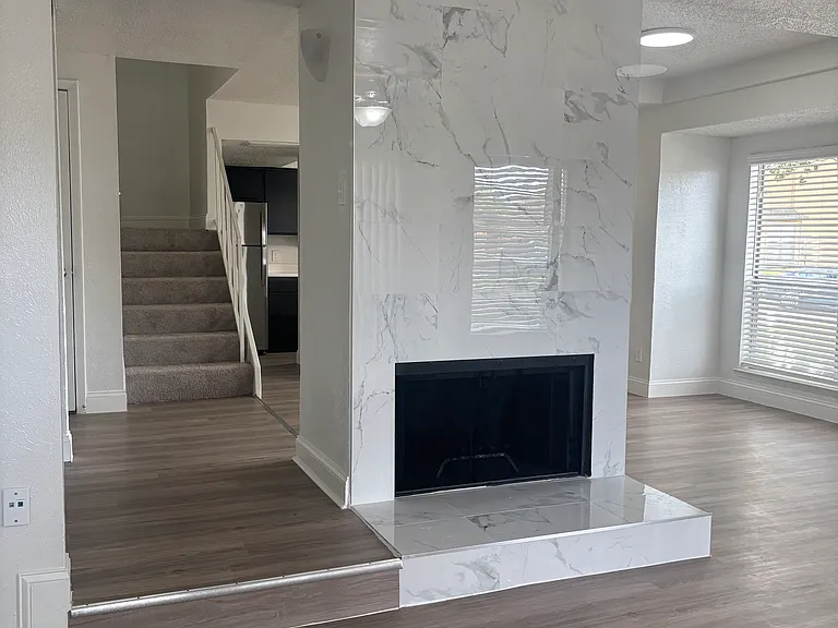 C1 1486 SQ FT 3.2 1/2