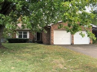 666 Bonnie View Dr, Evansville, IN 47715