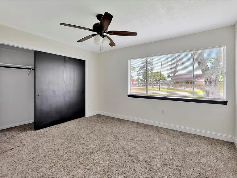 9010 Freeland St — Photo 12