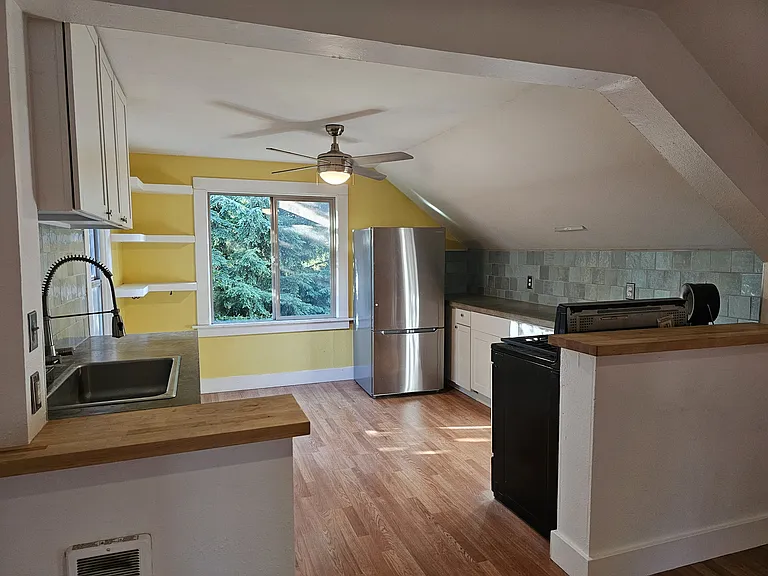 1023 NE Webster St — Photo 17
