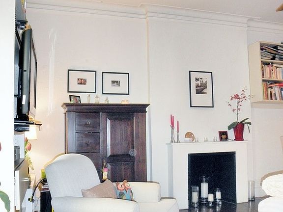 4th image of 29 W 76th St APT 8