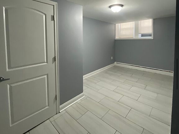 4th image of 140 Duncan Ave #B