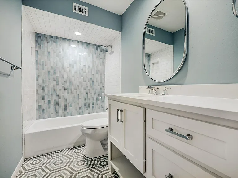 14715 Barryknoll Ln #142 — Photo 18