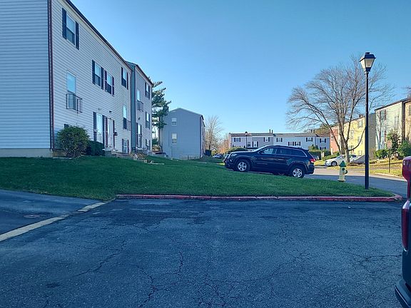 5th image of 602 Greenbriar Ln