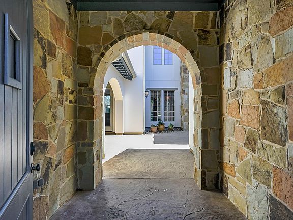 4th image of 146 Bauer Point Cir