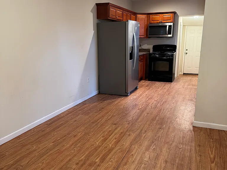 61 Asbury St — Photo 7