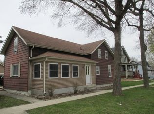 702 S Center Ave, Jefferson, WI 53549