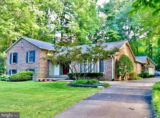 8929 Walker St, Fairfax, VA 22032