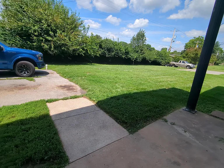 109 Southview Dr #8 — Photo 13