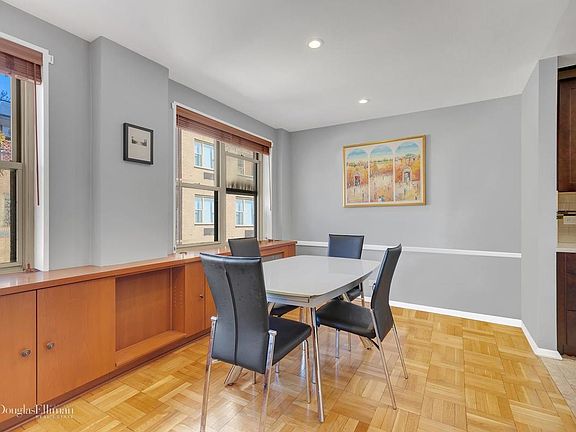 2nd image of 415 E 52nd St APT 11AA
