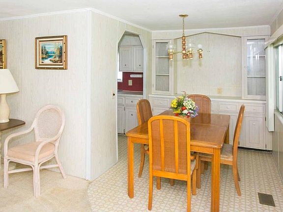 5th image of 1158 Barefoot Cir