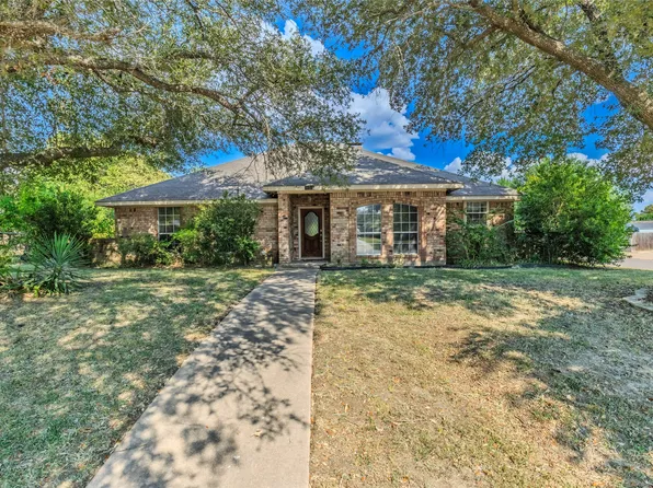 10505 Oak Creek Dr, Greenville, TX 75402