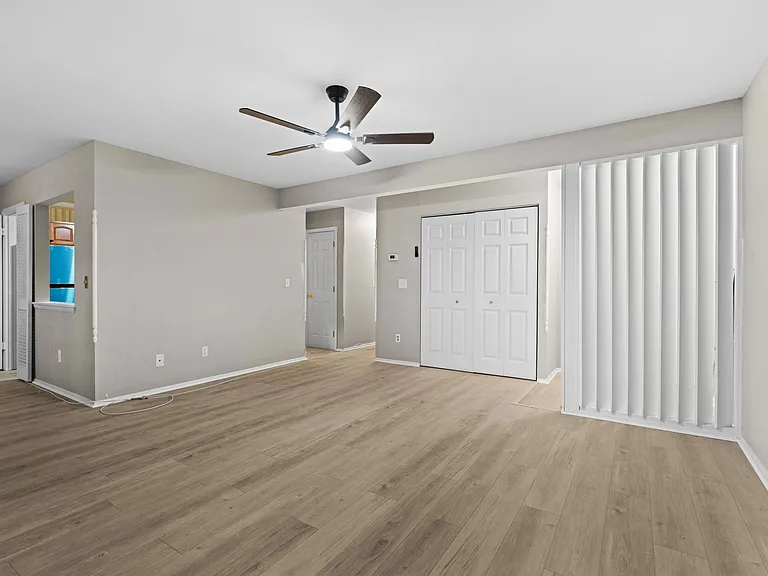 211 Crocker Dr #1-B — Photo 6