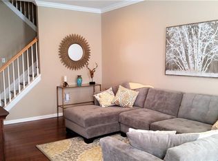 33 Cobblestone Ln, Middletown, NY 10940