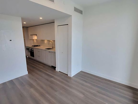 3rd image of 901 Lougheed Hwy #1008