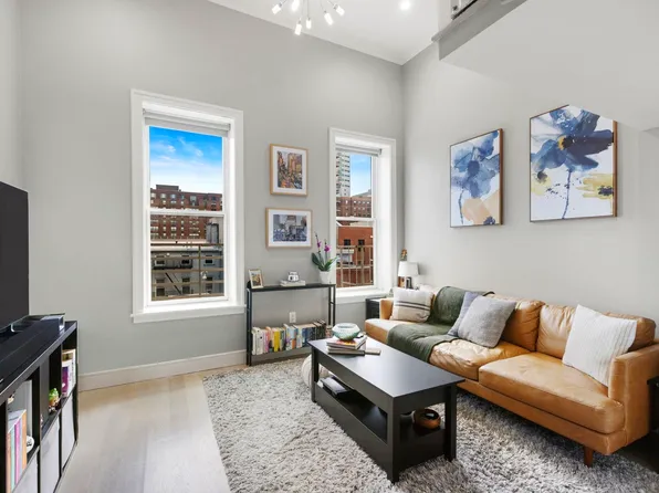 313 Washington Street image 11 of 21