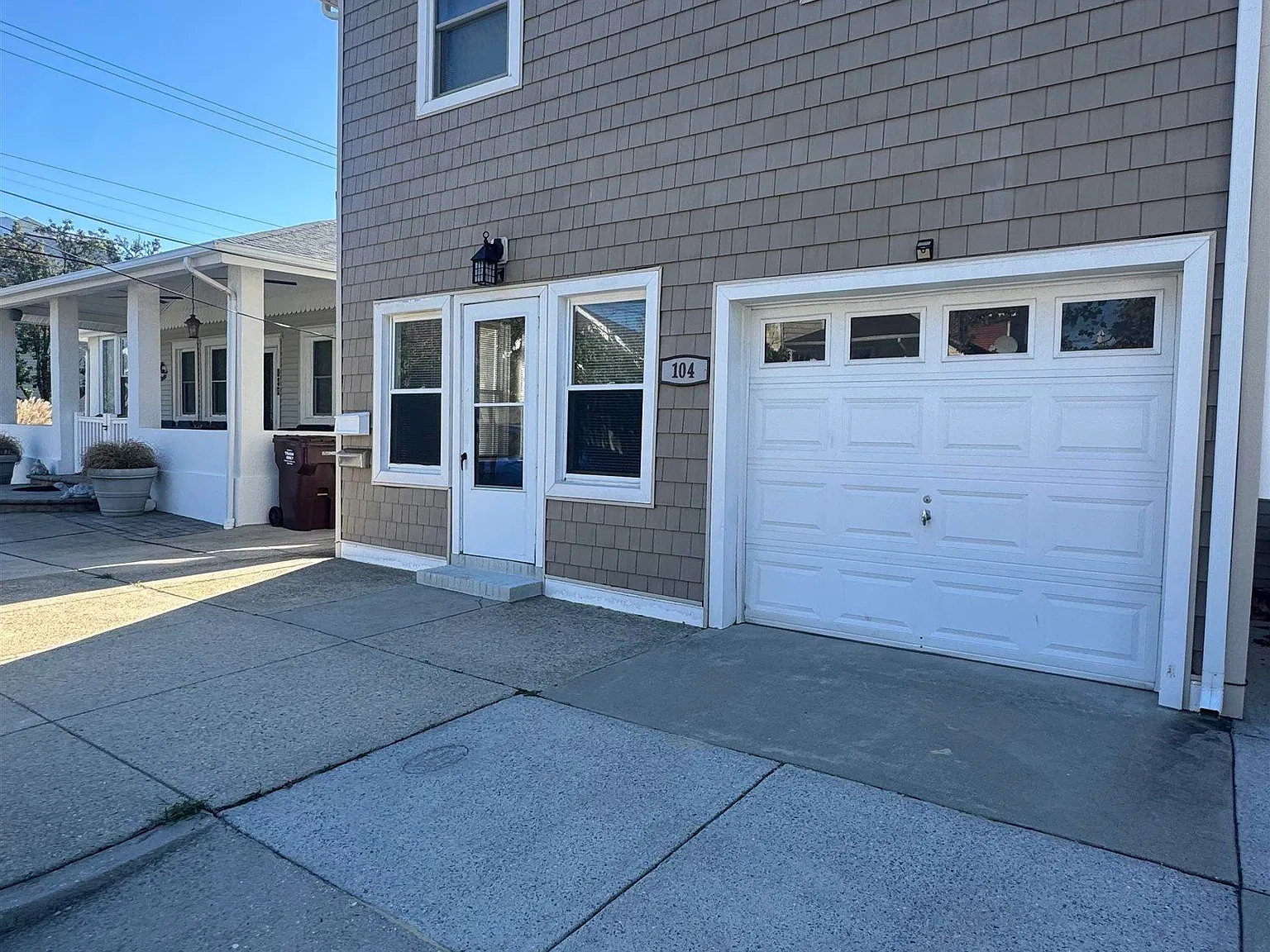 2 bed, 1.0 bath, $1,675 — Photo 2