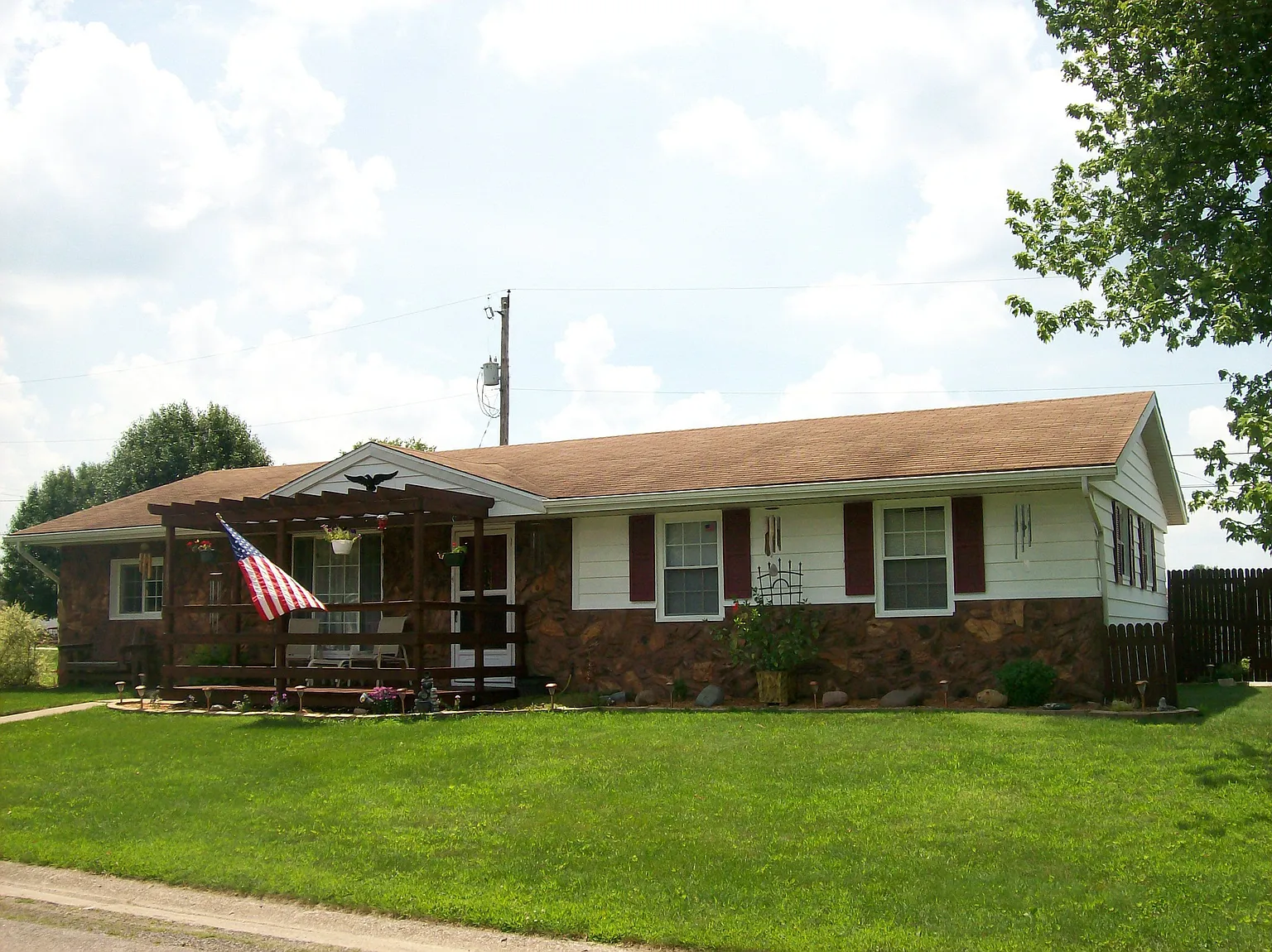 103 Country Ln photo 1