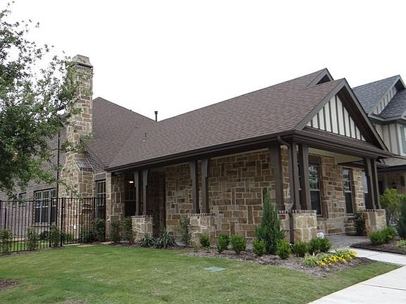 5th image of 1031 Fullerton Dr
