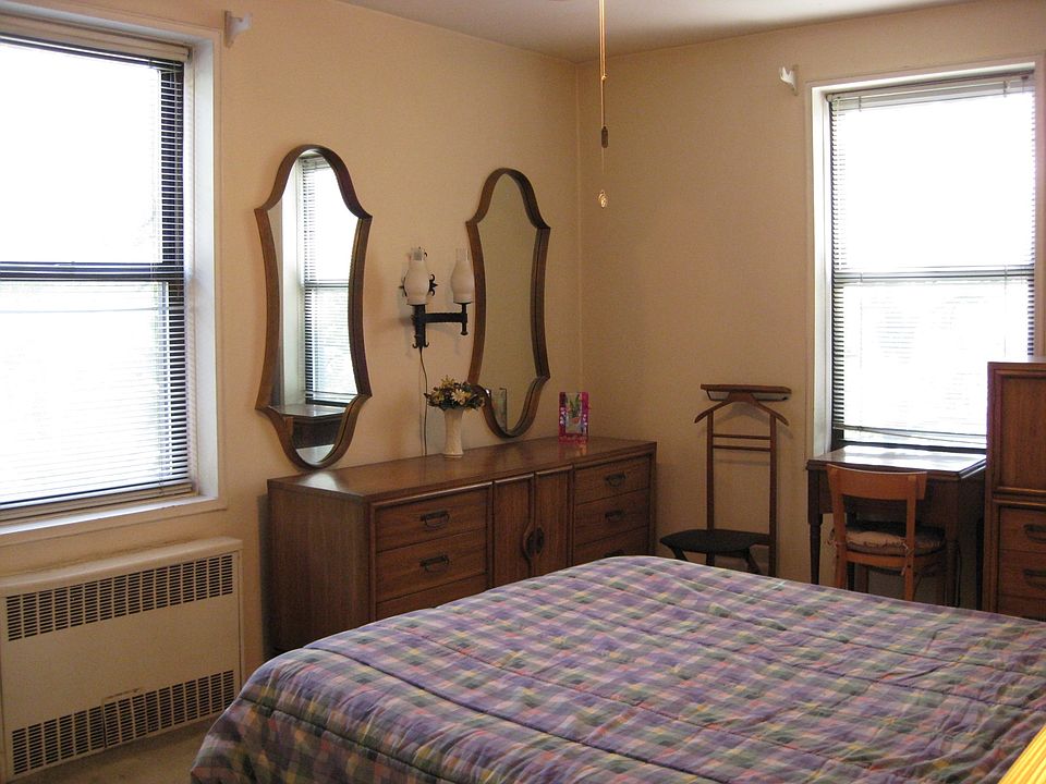 2nd image of 14215 26th Ave APT 4C