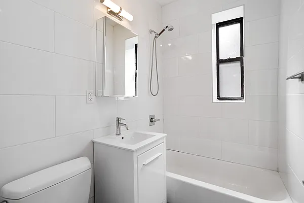 Rented by Safdie Realty Group | media 10
