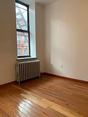 2nd image of 110 Mulberry St APT 7