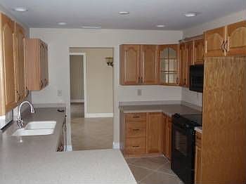 3rd image of 231 SW 31st St